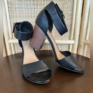 Merona black heels wooden heel ankle strap size 7 used
